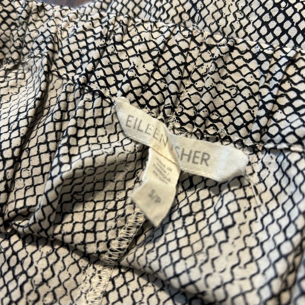 Eileen Fisher Monochrome Patterned Wide Leg Pants - Picture 6 of 7